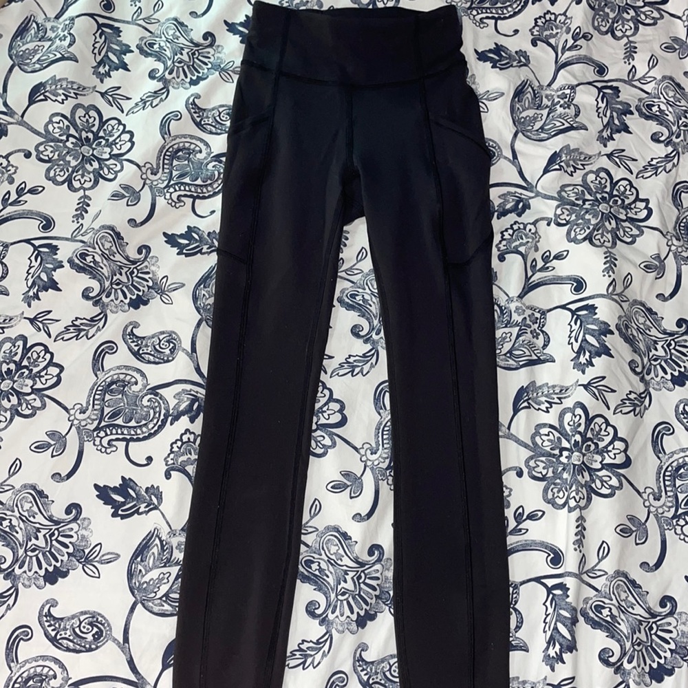 Black Lululemon leggings with pockets